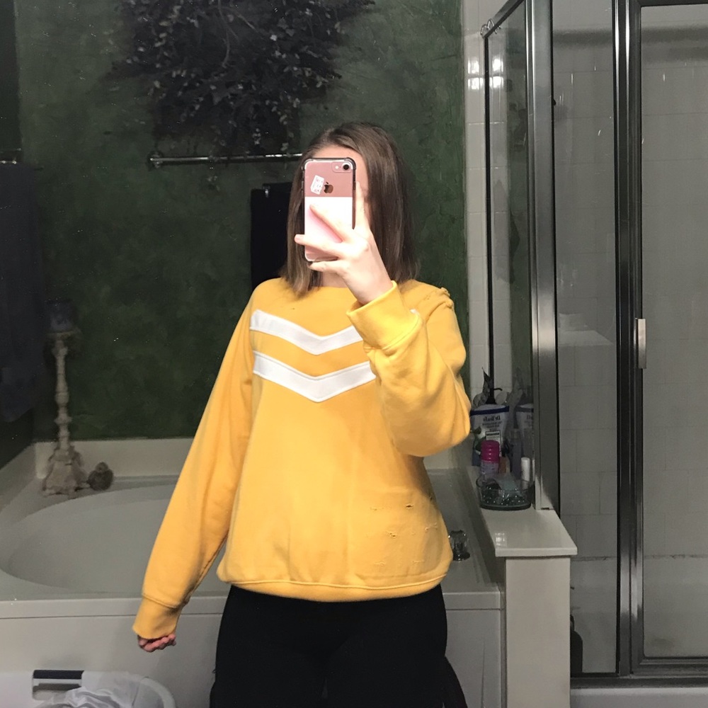 Yellow sweatshirt